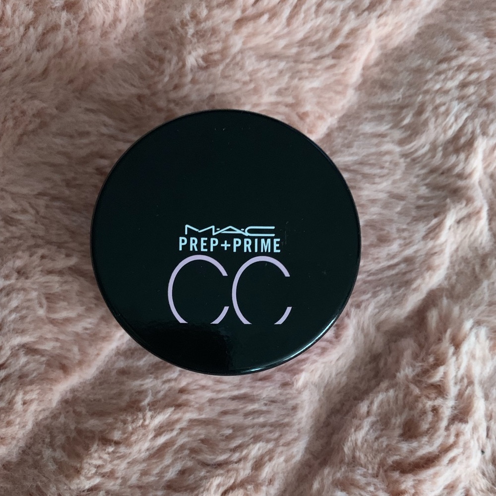 MAC Colour Correcting Loose Powder (illuminate)